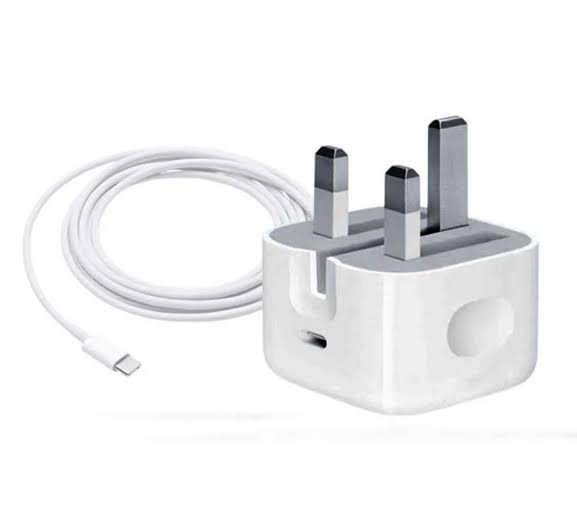 16 PRO Max USB - C 35W Power Adapter CH37